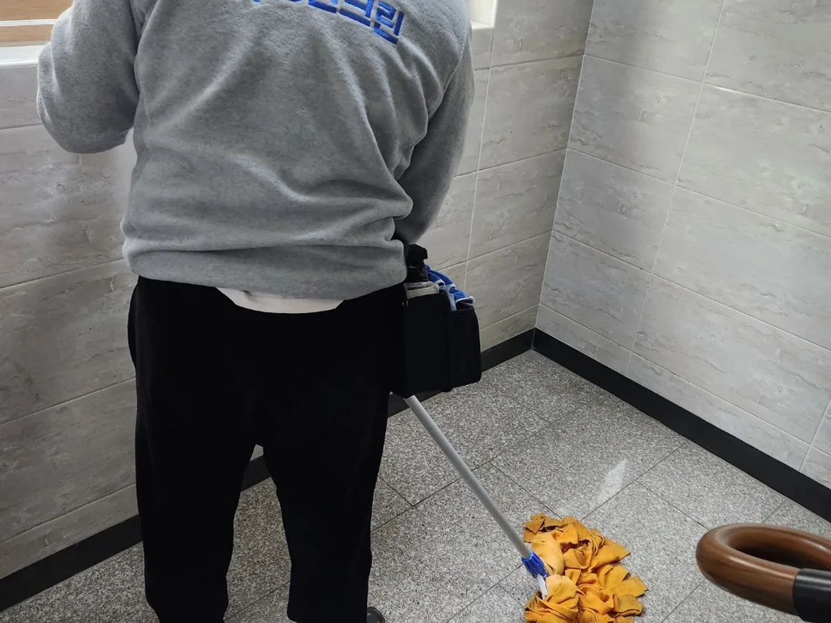 파주시 검산동 가정 복도·대기 동선 야간 위생청소 사례 - 행진크린