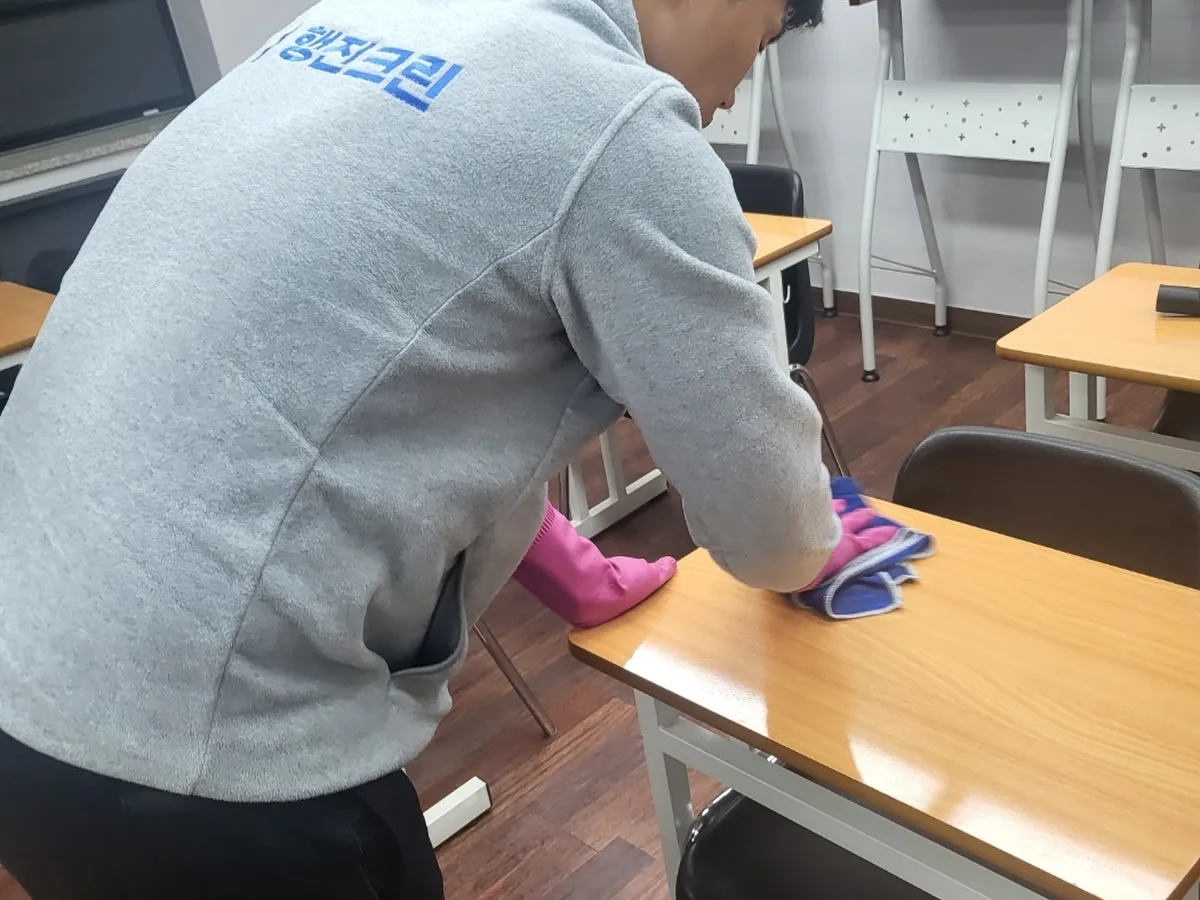 가평군 북면 유치원 책걸상 교실 위생청소 사례 - 행진크린