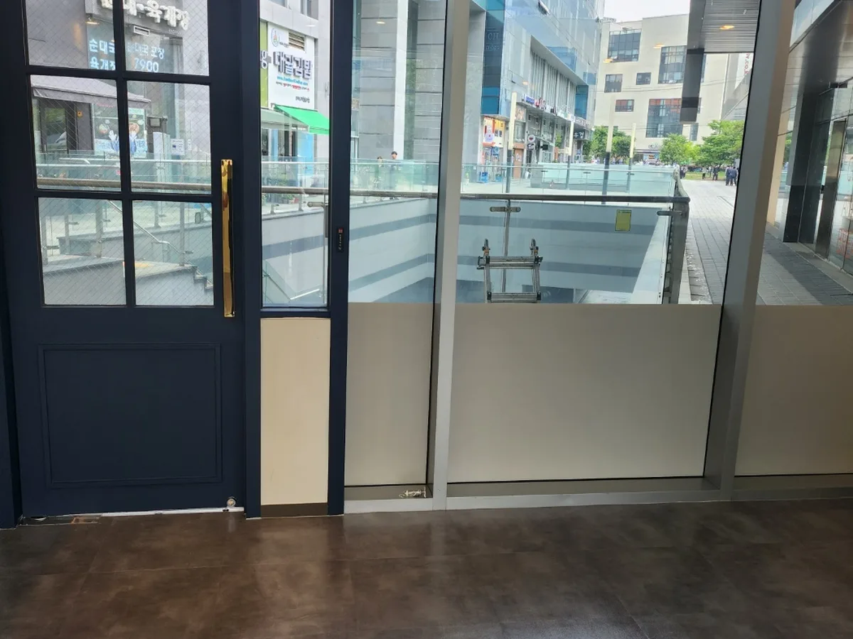 가평군 조종면 현장 출입문·프레임 바닥 위생청소 사례 - 행진크린